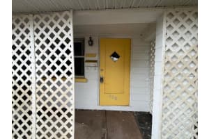 608 HINTON CRESCENT, LAKELAND, FL 33803 Sold 04/29/25