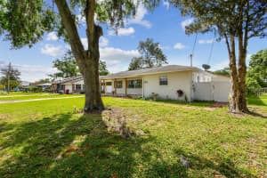 2001 SPOONER DRIVE, PLANT CITY, FL 33563 - MLS#MFRTB8367651
