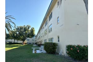5750 80TH STREET, ST PETERSBURG, FL 33709 Sold 08/21/25