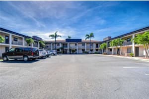10190 Imperial Point Dr W #8, LARGO
