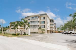 147 BLUFF VIEW DRIVE, BELLEAIR BLUFFS, FL 33770 - MLS#MFRTB8367882