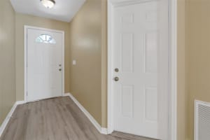 10212 TAKOMAH TRAIL, TAMPA, FL 33617 Sold 05/09/25