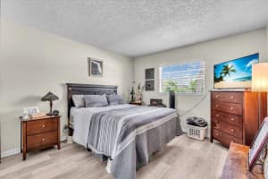10540 77TH TERRACE, SEMINOLE, FL 33772 Sold 05/12/25