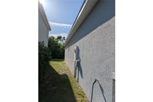 11527 SOUTHERN CREEK DRIVE, GIBSONTON, FL 33534 - MLS#MFRTB8368048