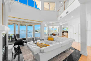 6130 Kipps Colony Dr W Gulfport, FL 33707 - Off Market