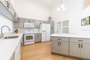 6208 COUNTRY CLUB WAY, SARASOTA, FL 34243 Sold 09/24/25