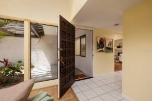 4207 FAIRWAY RUN, TAMPA, FL 33618 - MLS#MFRTB8368580