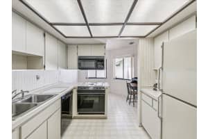 456 LAKEVIEW DRIVE, PALM HARBOR, FL 34683 Sold 09/12/25