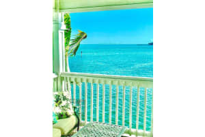 5285 COQUINA KEY DRIVE, ST PETERSBURG, FL 33705 - MLS#MFRTB8368838