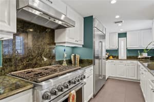 720 BRIGHTWATERS BOULEVARD, ST PETERSBURG, FL 33704 - MLS#MFRTB8368917