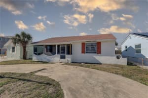 440 S Bayshore Dr, MADEIRA BEACH