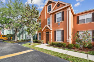 9740 LAKE CHASE ISLAND WAY, TAMPA, FL 33626 - MLS#MFRTB8369478