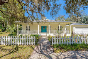 625 STILES LANE, PALM HARBOR, FL 34683 Sold 06/09/25