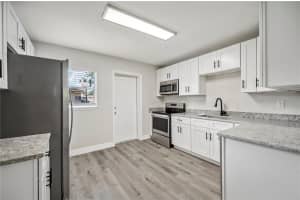 1037 WAYNESVILLE AVENUE, LAKELAND, FL 33801 Sold 05/08/25
