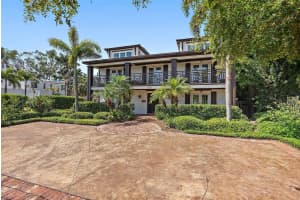 2320 COFFEE POT BOULEVARD, ST PETERSBURG, FL 33704 - MLS#MFRTB8370303