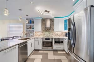 17140 GULF BOULEVARD, ST PETERSBURG, FL 33708 Sold 05/16/25