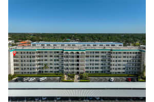 2960 59th St S #615, GULFPORT