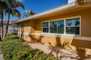 1989 HAWAII AVENUE, ST PETERSBURG, FL 33703 Sold 05/06/25