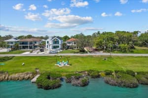 827 BAYSHORE DRIVE, SAFETY HARBOR, FL 34695 Sold 05/28/25