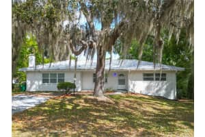 1406 Eden Dr, INVERNESS