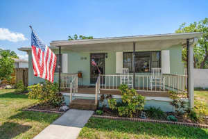 2718 35TH, ST PETERSBURG, FL 33713 Sold 04/23/25