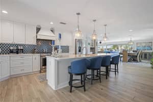 689 ISLAND WAY, CLEARWATER BEACH, FL 33767 Sold 05/16/25