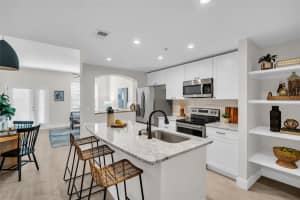 100 4TH AVENUE, ST PETERSBURG, FL 33701 - MLS#MFRTB8370959