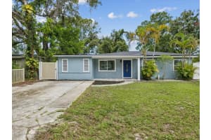 232 Emerald Ln, LARGO