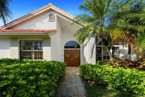 772 LIVE OAK TERRACE, ST PETERSBURG, FL 33703 - MLS#MFRTB8371334