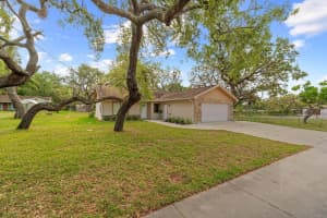 10903 N BOULEVARD, TAMPA, FL 33612 Sold 05/09/25