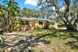 2049 BROADWAY AVENUE, CLEARWATER, FL 33755 - MLS#MFRTB8371397