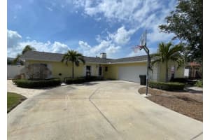 3914 VENETIAN WAY, TAMPA, FL 33634 Sold 04/25/25