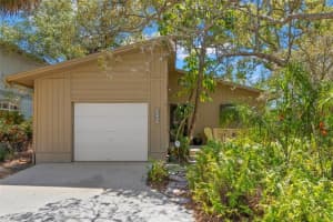407 Indiana Ave, CRYSTAL BEACH