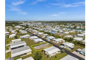 561 LONGWOOD DRIVE, VENICE, FL 34285 - MLS#MFRTB8371627