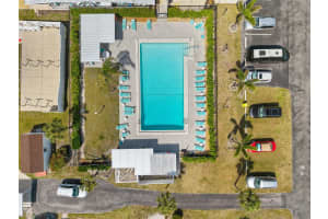 561 LONGWOOD DRIVE, VENICE, FL 34285 - MLS#MFRTB8371627