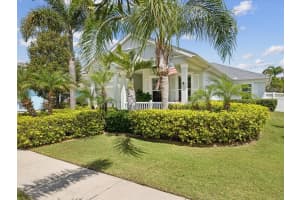 525 MANNS HARBOR DRIVE, APOLLO BEACH, FL 33572 Sold 08/27/25
