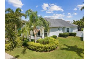 525 MANNS HARBOR DRIVE, APOLLO BEACH, FL 33572 Sold 08/27/25