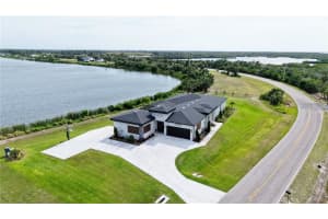 3610 GULF CITY ROAD, RUSKIN, FL 33570 - MLS#MFRTB8371975