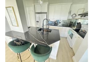 4141 BAYSHORE BOULEVARD, TAMPA, FL 33611 Sold 08/05/25