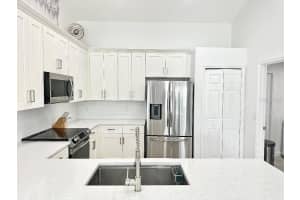 10708 GOLDFISH CIRCLE, ORLANDO, FL 32825 Sold 08/26/25