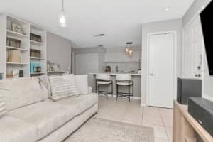 9481 HIGHLAND OAK DRIVE, TAMPA, FL 33647 Sold 08/08/25