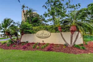 690 ISLAND WAY, CLEARWATER BEACH, FL 33767 - MLS#MFRTB8372121