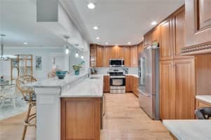 100 BLUFF VIEW DRIVE, BELLEAIR BLUFFS, FL 33770 Sold 08/29/25