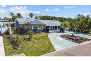 7919 Causeway Blvd S, ST PETERSBURG