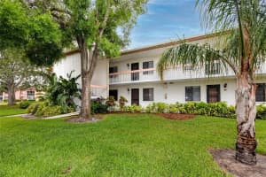 129 Lakeview Way, OLDSMAR