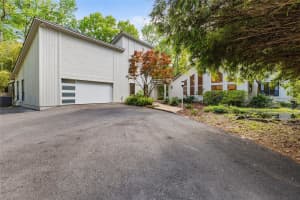 1324 98TH STREET, GAINESVILLE, FL 32607 - MLS#MFRTB8372832