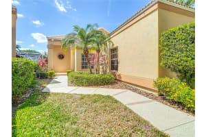 9308 FAIRWAY LAKES COURT, TAMPA, FL 33647 - MLS#MFRTB8373098
