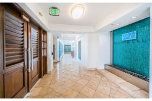 1325 SNELL ISLE BOULEVARD, ST PETERSBURG, FL 33704 Sold 08/22/25
