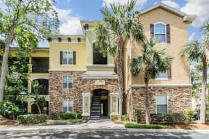 10103 COURTNEY OAKS CIRCLE, TAMPA, FL 33619 Sold 06/20/25