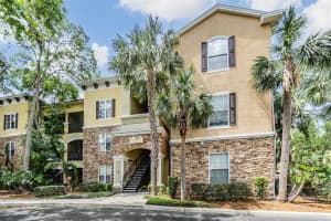 10103 COURTNEY OAKS CIRCLE, TAMPA, FL 33619 Sold 06/20/25